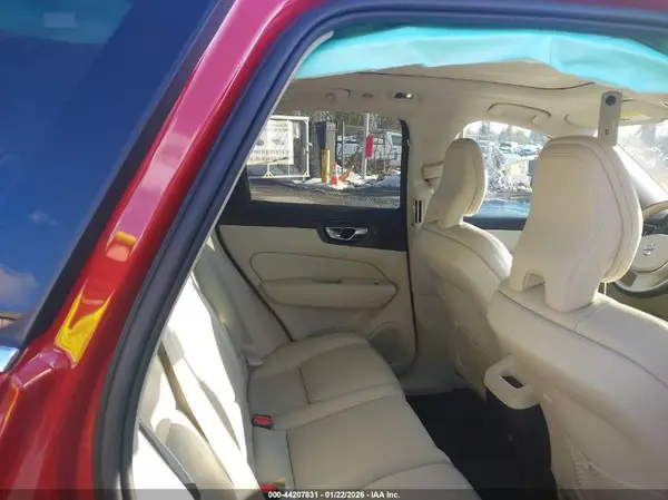 LYV102RK5KB283652 2019 VOLVO XC60 - Image 8