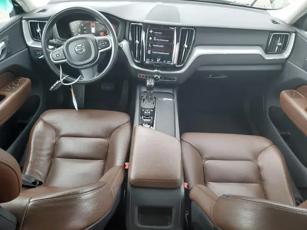 LYV102RK6JB105943 2018 VOLVO XC60 - Image 8
