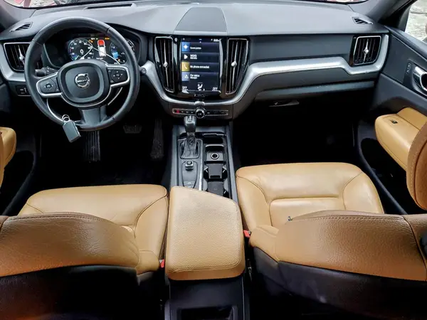 LYV102RK6JB113525 2018 VOLVO XC60 - Image 8