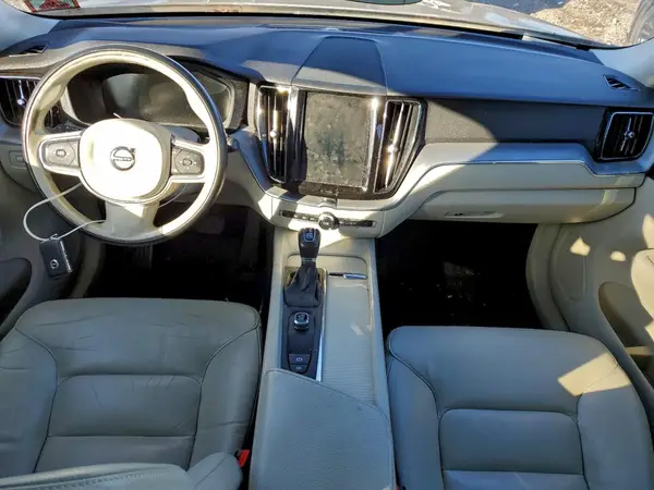LYV102RK6JB117283 2018 VOLVO XC60 - Image 8