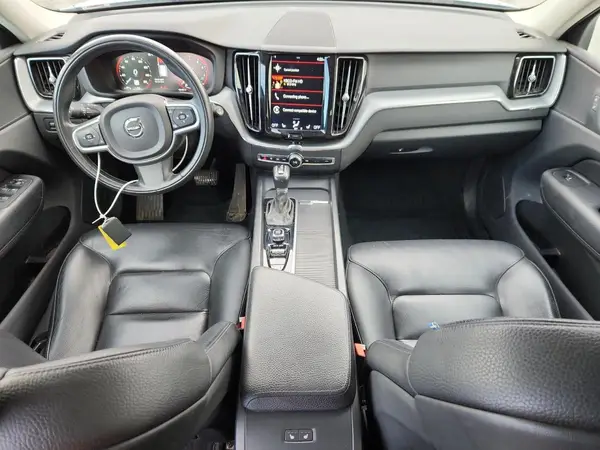 LYV102RK6JB121771 2018 VOLVO XC60 - Image 8