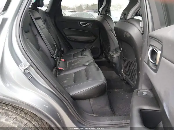 LYV102RK6KB362666 2019 VOLVO XC60 - Image 8