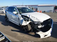 LYV102RK7JB101139 2018 VOLVO XC60
