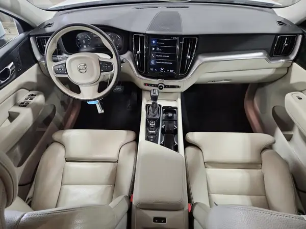 LYV102RK7KB275830 2019 VOLVO XC60 - Image 8