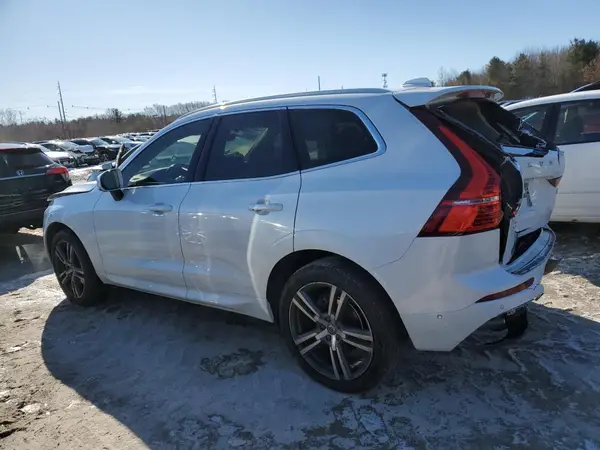 LYV102RK8JB069673 2018 VOLVO XC60 - Image 2