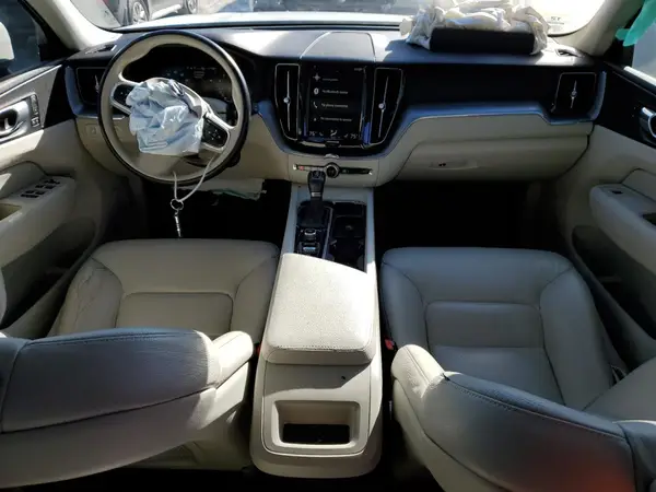 LYV102RK8JB069673 2018 VOLVO XC60 - Image 8