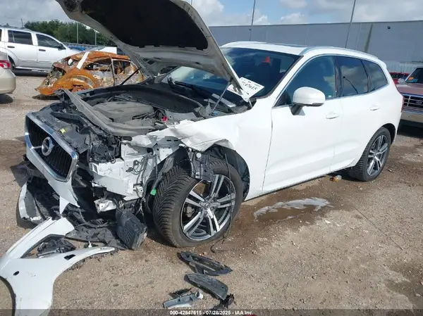 LYV102RK8JB074467 2018 VOLVO XC60 - Image 2