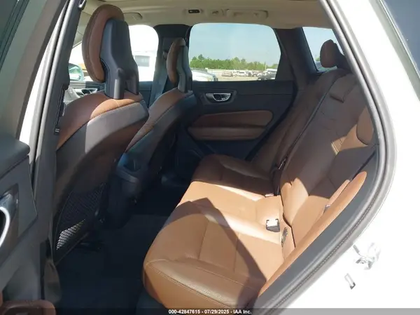 LYV102RK8JB074467 2018 VOLVO XC60 - Image 8