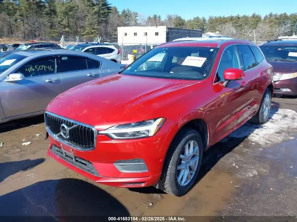 LYV102RK8JB082200 2018 VOLVO XC60 - Image 2