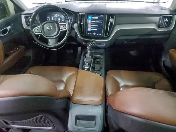 LYV102RK8JB101215 2018 VOLVO XC60 - Image 8