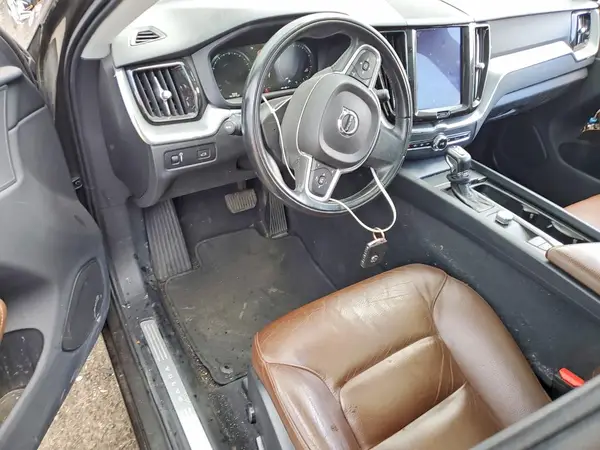 LYV102RK8JB113297 2018 VOLVO XC60 - Image 8