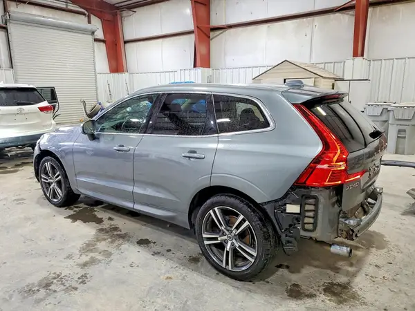 LYV102RK8JB122453 2018 VOLVO XC60 - Image 2