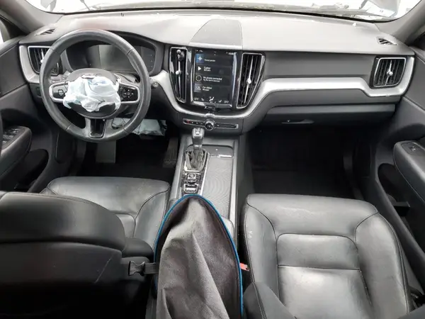 LYV102RK9KB197180 2019 VOLVO XC60 - Image 8