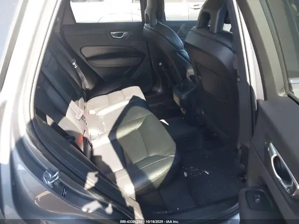 LYV102RKXJB083719 2018 VOLVO XC60 - Image 8
