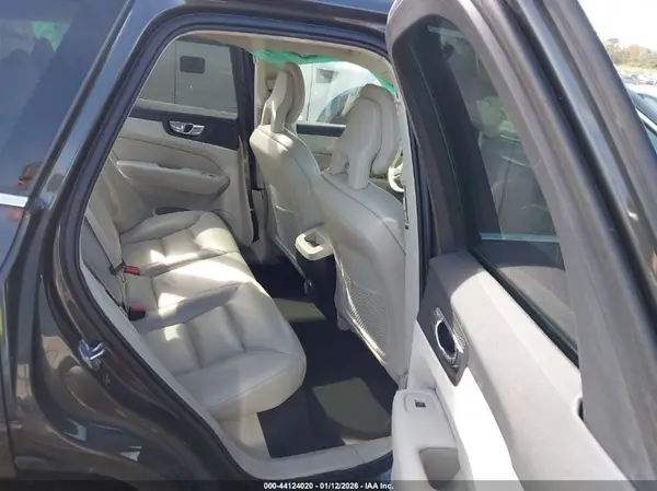 LYV102RKXJB086782 2018 VOLVO XC60 - Image 8