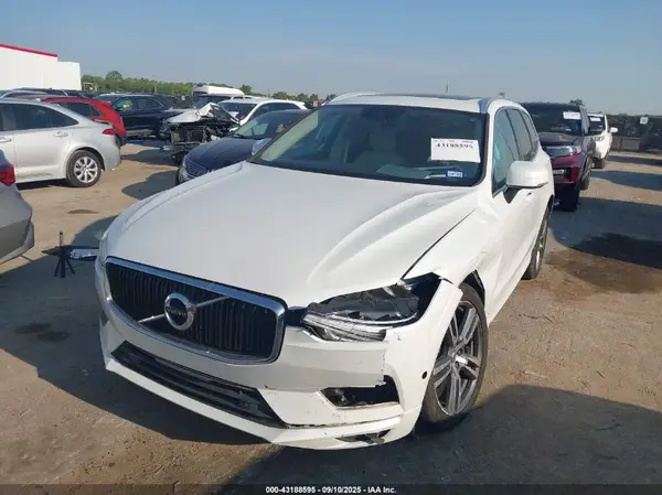 LYV102RKXJB101068 2018 VOLVO XC60 - Image 2