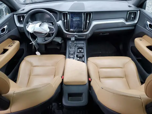 LYV102RKXJB118209 2018 VOLVO XC60 - Image 8