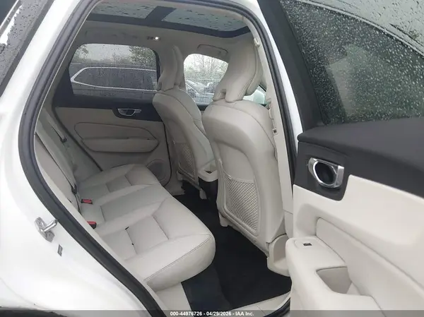 LYV102RKXKB218439 2019 VOLVO XC60 - Image 8