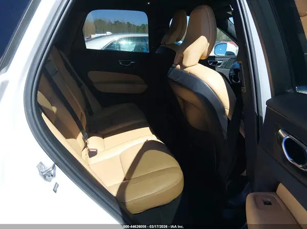 LYV102RKXKB298258 2019 VOLVO XC60 - Image 8