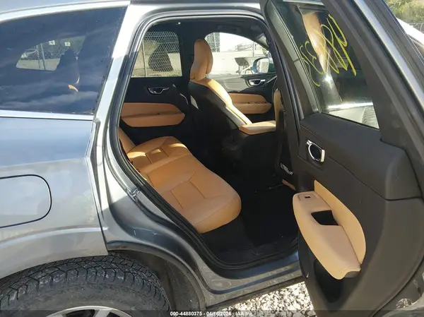 LYV102RKXKB298650 2019 VOLVO XC60 - Image 8