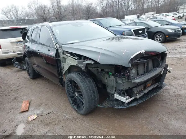 LYV102RL0KB326786 2019 VOLVO XC60 - Image 1