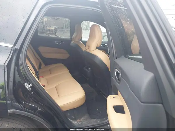 LYV102RL0KB371856 2019 VOLVO XC60 - Image 8