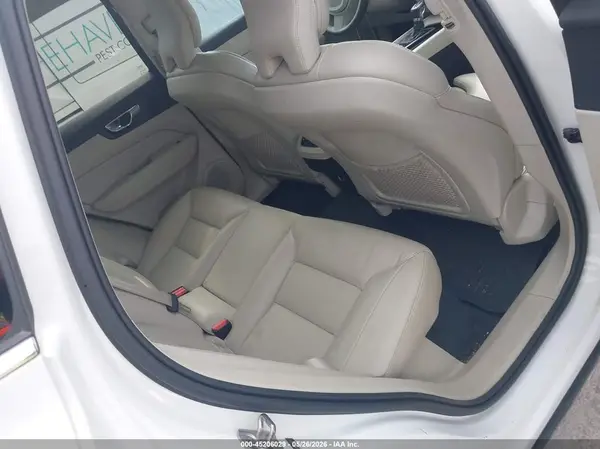 LYV102RL1KB224039 2019 VOLVO XC60 - Image 8