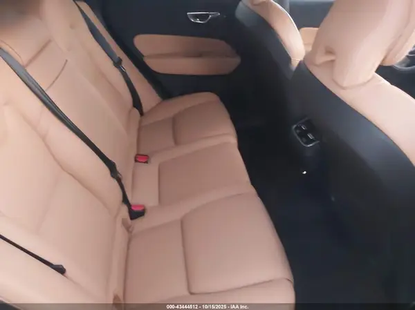 LYV102RL1KB301637 2019 VOLVO XC60 - Image 8