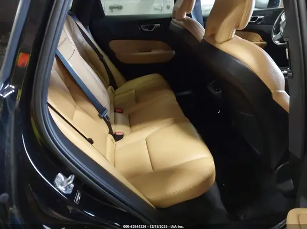 LYV102RL2KB280233 2019 VOLVO XC60 - Image 8