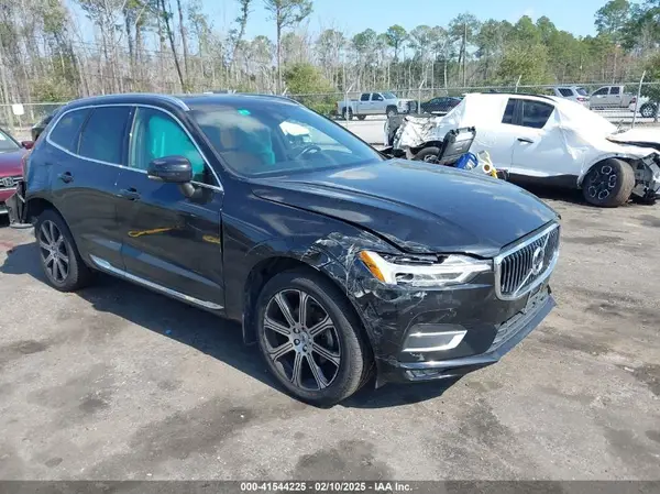 LYV102RL3KB184885 2019 VOLVO XC60 - Image 1