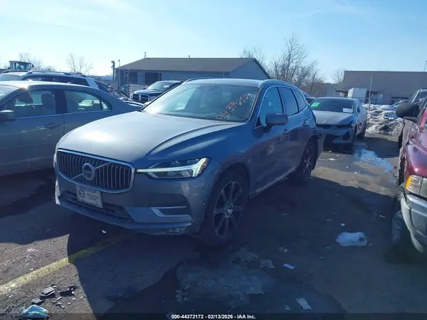 LYV102RL5JB069686 2018 VOLVO XC60 - Image 2