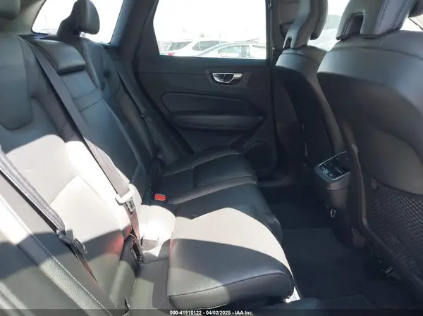 LYV102RL5KB298774 2019 VOLVO XC60 - Image 8