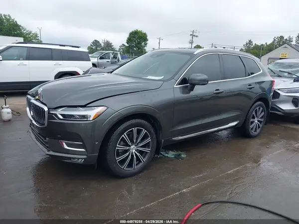 LYV102RL6JB122315 2018 VOLVO XC60 - Image 2