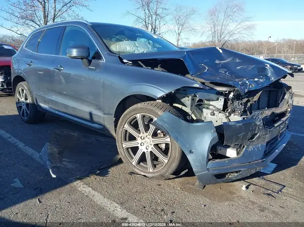 LYV102RL7KB223400 2019 VOLVO XC60 - Image 1
