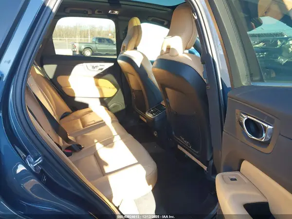 LYV102RL7KB223400 2019 VOLVO XC60 - Image 8