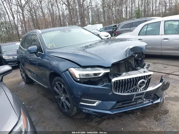 LYV102RL9KB274915 2019 VOLVO XC60 - Image 1
