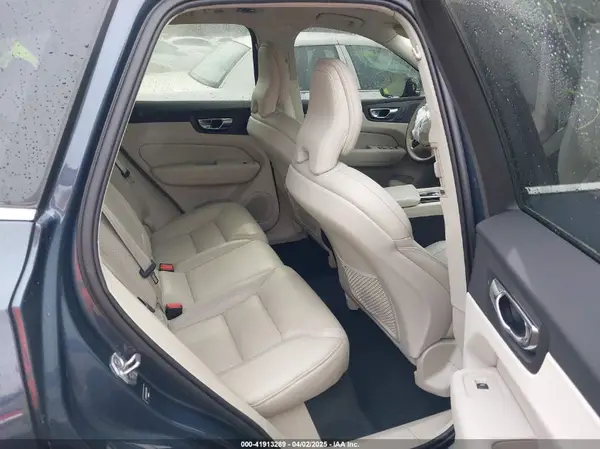 LYV102RL9KB274915 2019 VOLVO XC60 - Image 8