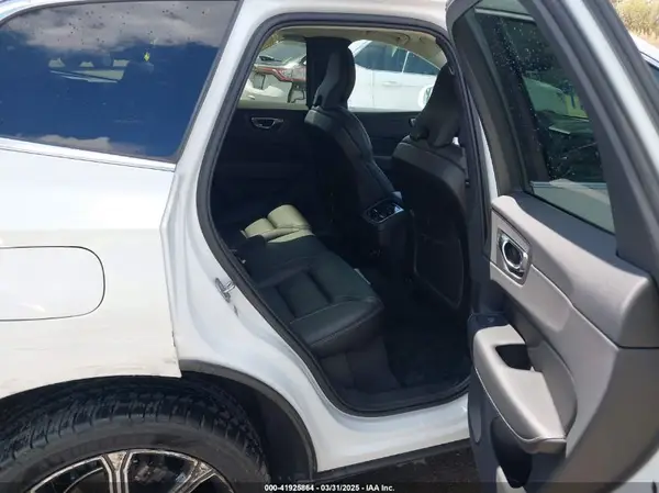 LYV102RL9KB284828 2019 VOLVO XC60 - Image 8