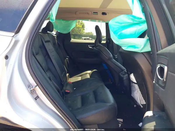 LYV102RL9KB321098 2019 VOLVO XC60 - Image 8