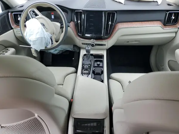LYV102RLXKB283574 2019 VOLVO XC60 - Image 8