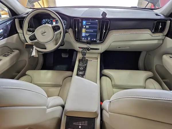 LYV102RLXKB307470 2019 VOLVO XC60 - Image 8