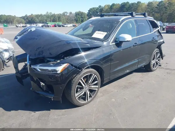 LYV102RM4JB097519 2018 VOLVO XC60 - Image 2