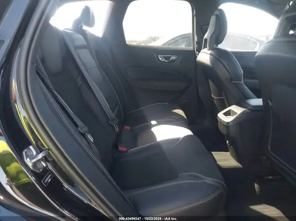 LYV102RM4JB097519 2018 VOLVO XC60 - Image 8