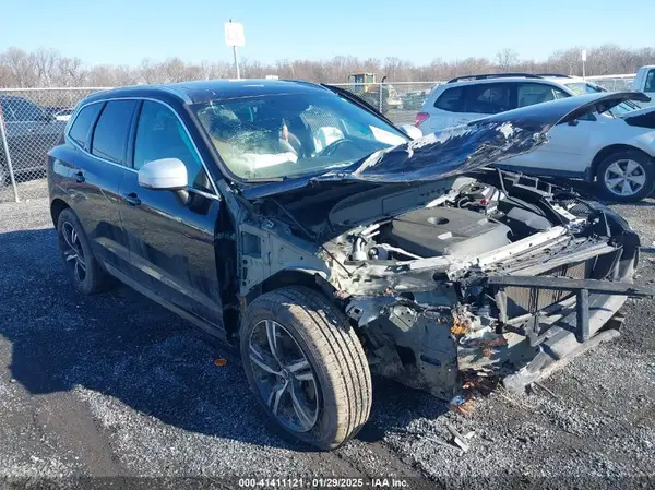 LYV102RM4KB211312 2019 VOLVO XC60 - Image 1
