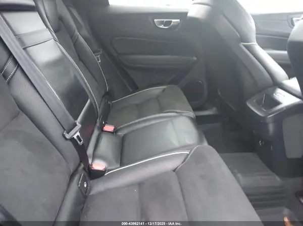 LYV102RM8KB232471 2019 VOLVO XC60 - Image 8