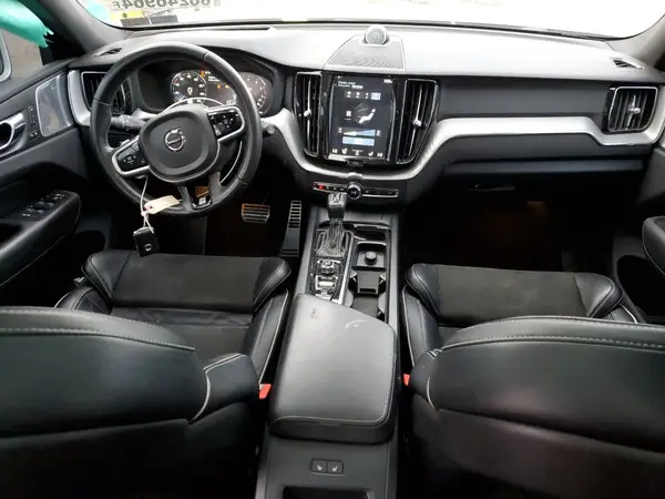 LYV102RMXKB200217 2019 VOLVO XC60 - Image 8