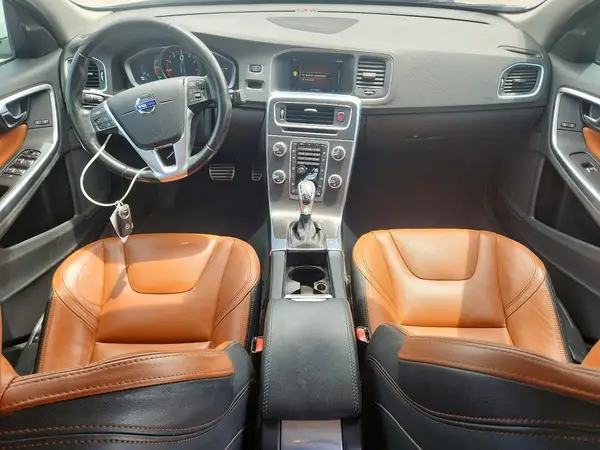 LYV402FK2GB100572 2016 VOLVO S60 - Image 8