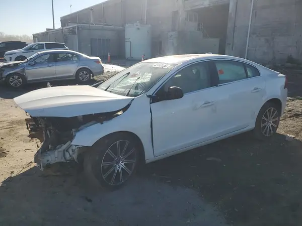 LYV402FK7GB096731 2016 VOLVO S60 - Image 1