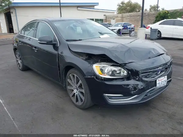 LYV402FK9GB108961 2016 VOLVO S60 - Image 1