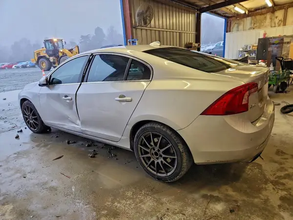 LYV402FKXGB105213 2016 VOLVO S60 - Image 2